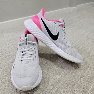 Nike Women's Gray and Pink Running Shoes